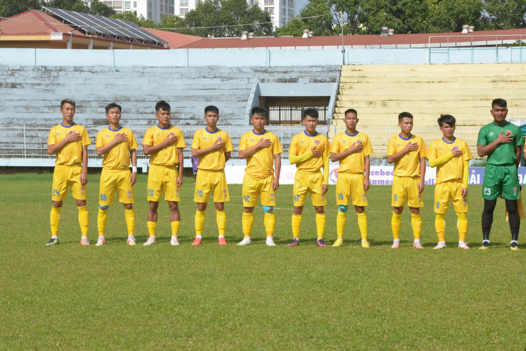 Los jugadores del Dak Lak Football Club ganaron los 6 partidos de ida.