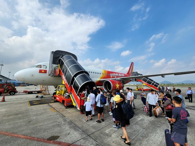 The airline is selling vouchers with many incentives, adding opportunities to save costs when flying. Photo: Vietjet