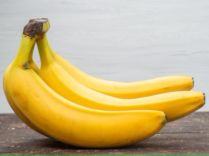 Der Verzehr von Bananen trägt dazu bei, die Nährstoffversorgung des Körpers zu verbessern und Blähungen vorzubeugen. Foto: Freepik