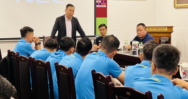 V-League trở lại hứa hẹn ‘nóng bỏng tay’, đừng để VAR tạo sóng tranh cãi