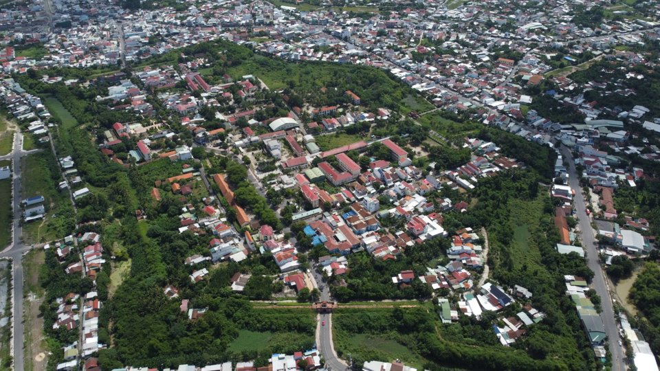 Dien Khanh Citadel was built in 1793, on an area of ​​3.5 hectares. Photo: Trung Nhan