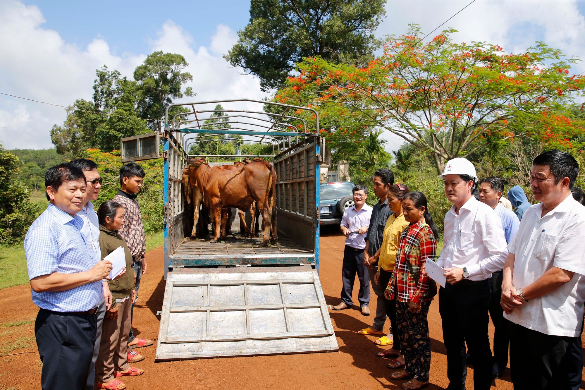 Ngày ý nghĩa ở Bom Bo - Ảnh 2.