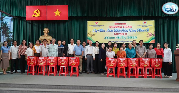 Bringing a warm Tet to the disabled and orphans in Hoc Mon district