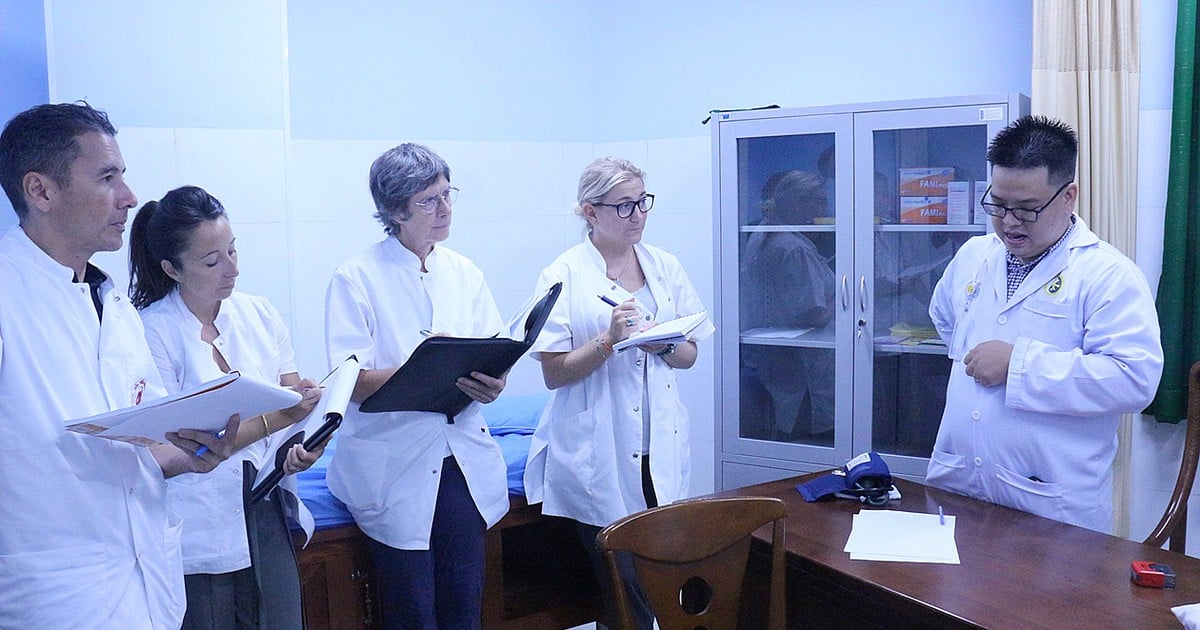 Los extranjeros llegan a Ciudad Ho Chi Minh para estudiar medicina tradicional