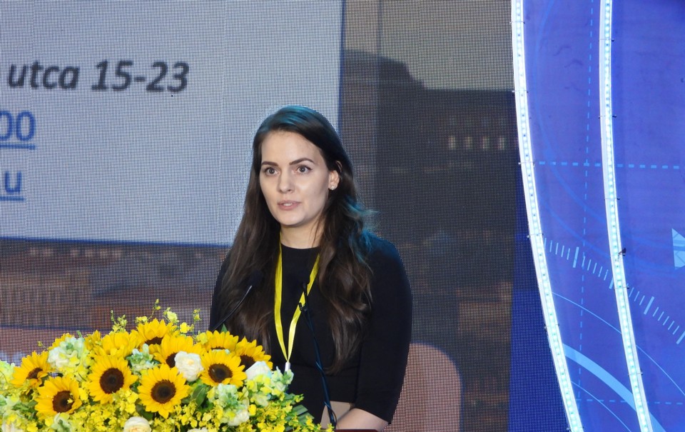 Ms. Zsofia Mosonyi, Economic and Commercial Attaché of the Hungarian Consulate in Ho Chi Minh City, presented a paper at the forum. Photo: Lam Thien.