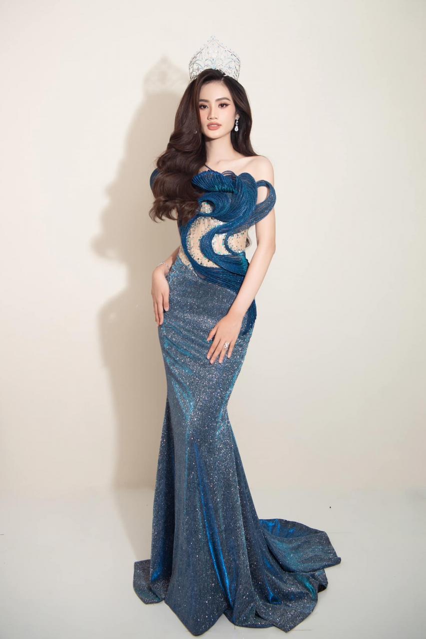 Miss Huynh Tran Y Nhi scores points every time she appears.