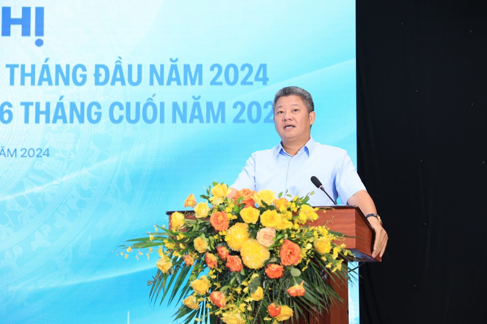 Le vice-président du Comité populaire de Hanoi, Nguyen Manh Quyen, a pris la parole lors de la conférence.