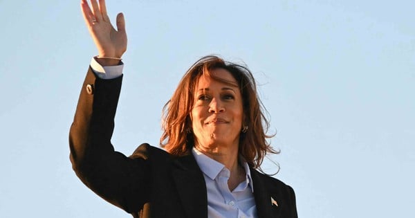 La Sra. Harris presenta la política económica