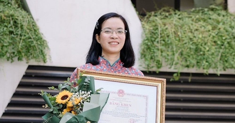 The youngest female associate professor in Mathematics from Binh Dinh, studied for master's and doctorate in just 4 years