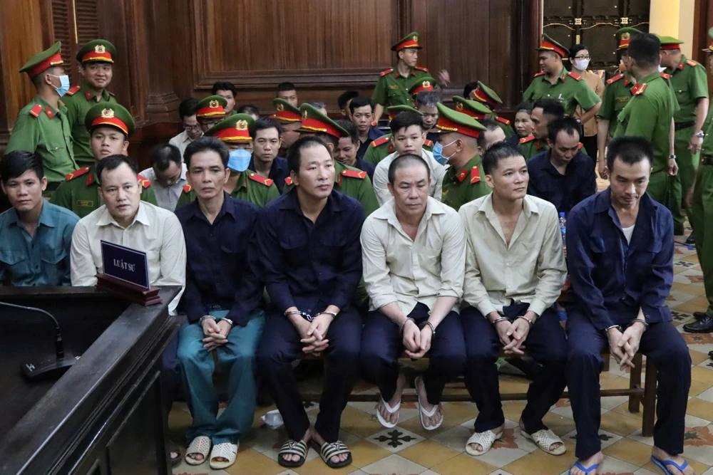 Angeklagte im Fall des illegalen Sandabbaus am Strand von Con Ngua, Bezirk Can Gio, Ho-Chi-Minh-Stadt