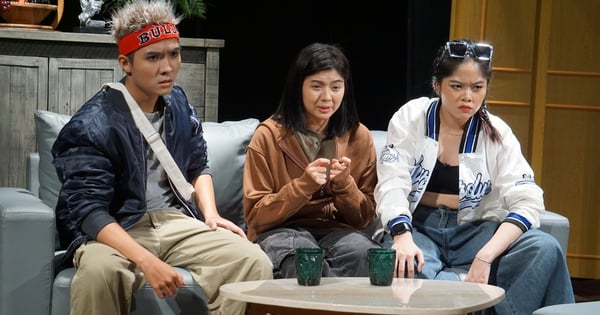 ពេល "Theatre Hamlet" ត្រលប់មករោងមហោស្រពស្នាមញញឹមវិញ "The Night Melody" ស្វាគមន៍យ៉ាងរីករាយ