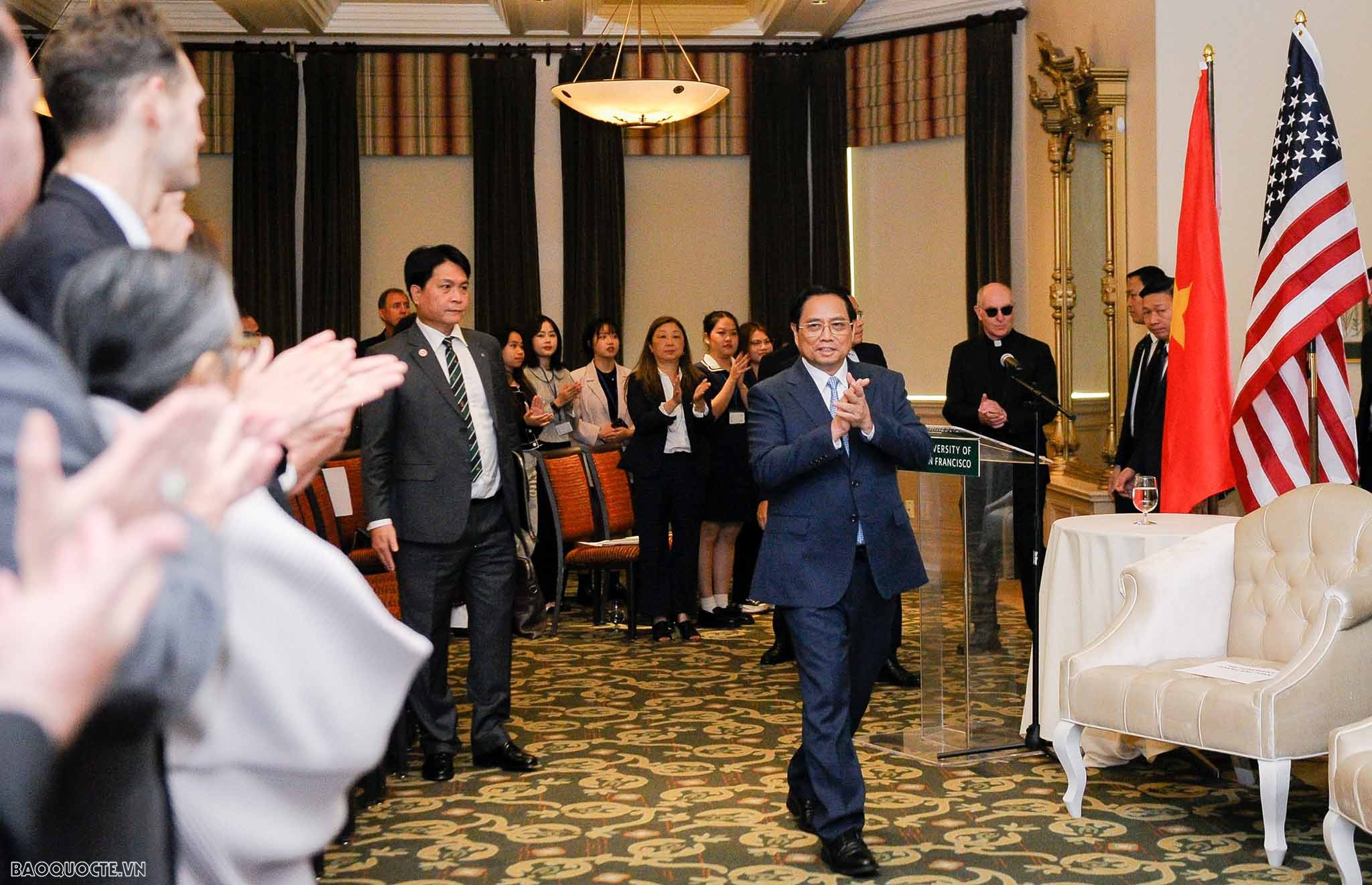 Thăm trường đại học