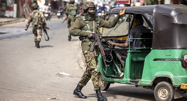 La Sierra Leone impose un couvre-feu à l'échelle nationale après une attaque contre une caserne