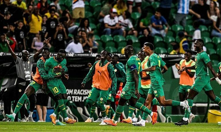 Mane lập cú đúp giúp Senegal thắng đậm Brazil