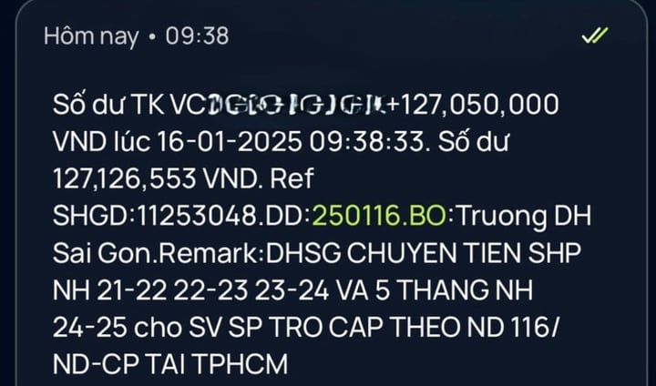 Tin nhắn sinh viên nhận chuyển khoản từ nhà trường.