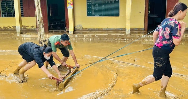 Imágenes desgarradoras de escuelas cubiertas de barro tras inundaciones repentinas