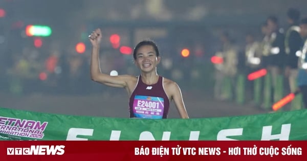 Nguyễn Thị Oanh tạo cột mốc đáng nhớ ở giải Bán Marathon Quốc tế Việt Nam 2025