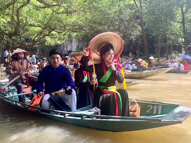 Sắc vàng Tam Cốc-Tràng An làm xao lòng du khách