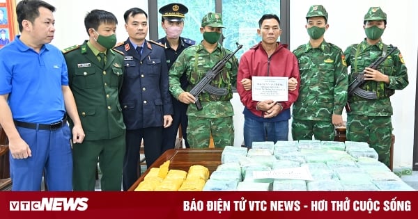 Transporting 52kg of drugs for 200 million VND, man arrested