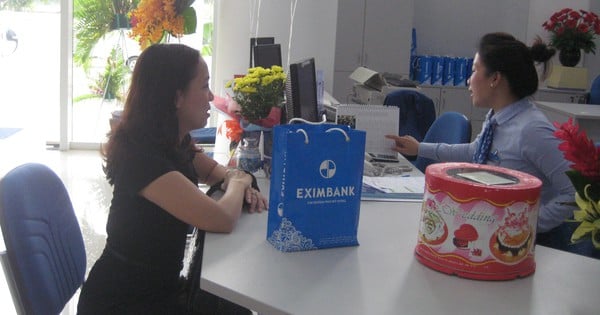 Unexpectedly holding 79 million shares, Vietcombank becomes the second largest shareholder at Eximbank