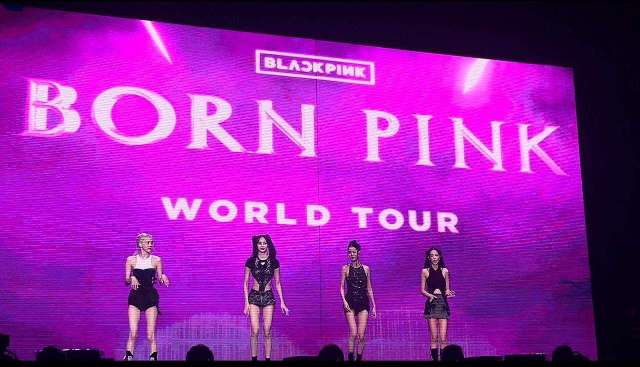 После взрывного первого концерта спрос на билеты на Blackpink на второй день резко возрос