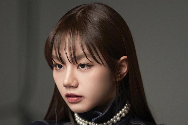 Hyeri kehrt als geniale Schülerin zurück und gehört zu den besten 0,1 % der Schule