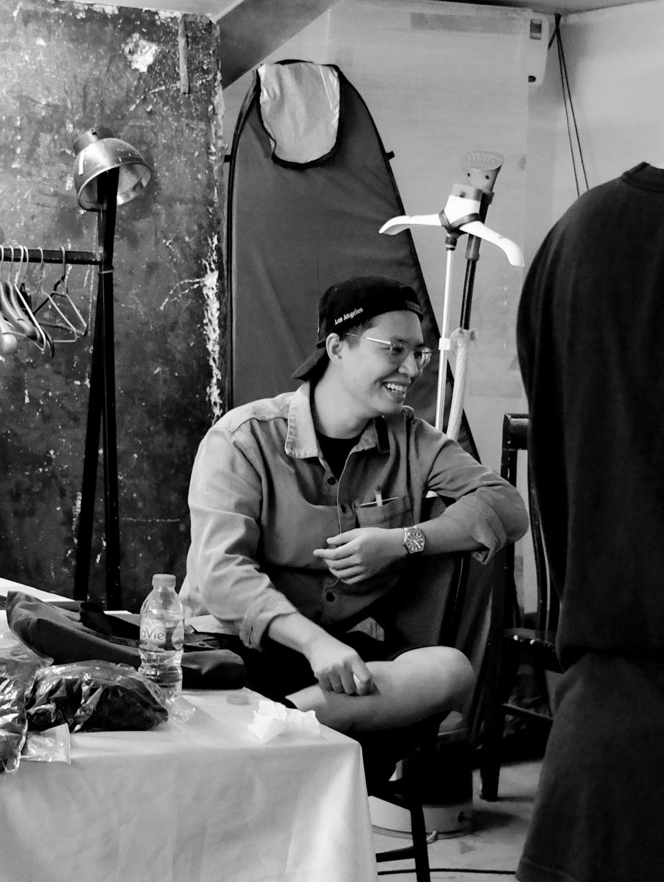 Nhà thiết kế Việt Nam đầu tiên được đề cử giải Grammy danh giá là ai? - 6