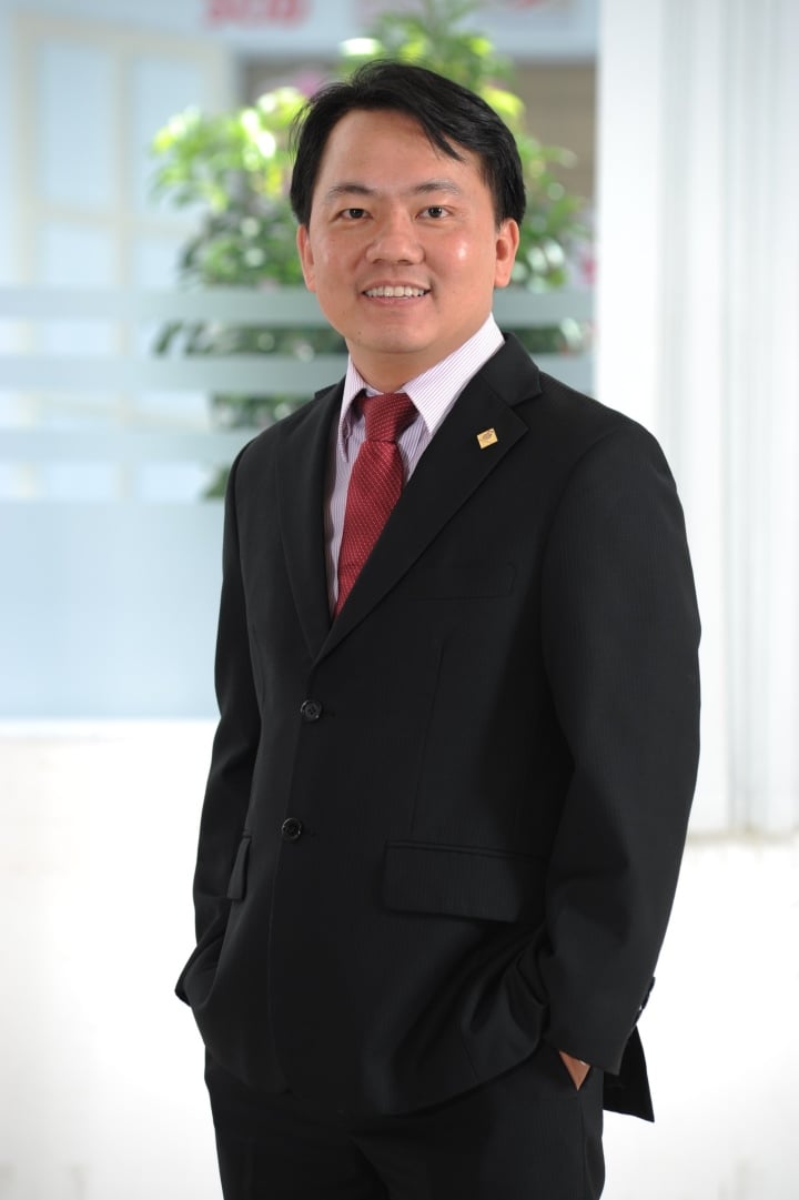 Mr. Nguyen Anh Duc was elected Chairman of the Vietnam Retailers Association - 1