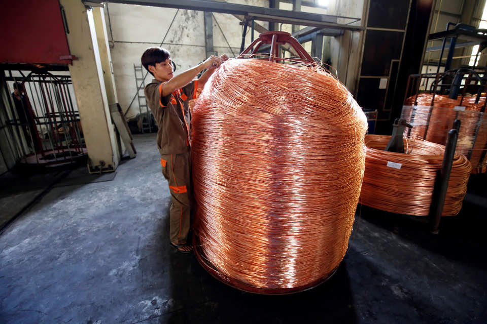 El cobre a tres meses en la Bolsa de Metales de Londres (LME) cayó un 0,2%.