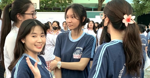 Las dos primeras universidades de la ciudad de Ho Chi Minh anunciaron los puntajes mínimos para considerar los puntajes del examen de graduación de la escuela secundaria.