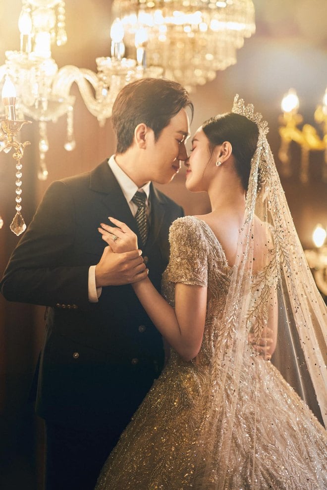 アン・ドゥックさんとアン・ファムさんは、一度延期した後、結婚式を楽しみにしている。写真：キャラクターのFacebook