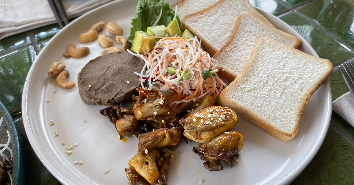 Foreign visitors: Is it easy to eat vegetarian food in Vietnam?