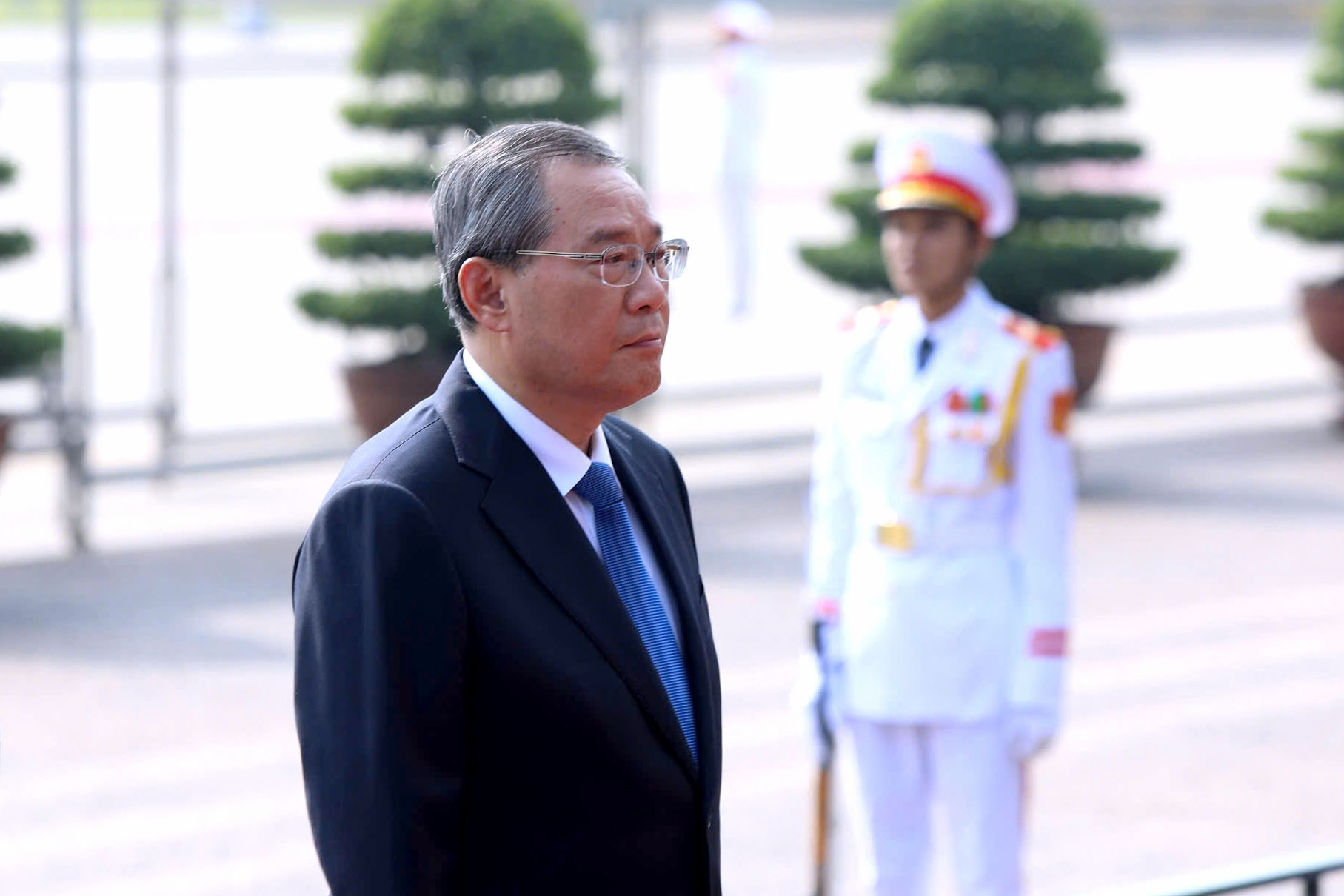 นายกรัฐมนตรีจีน หลี่ เชียง เยือนประธานาธิบดีโฮจิมินห์