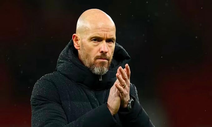 គ្រូបង្វឹក Erik ten Hag បន្ទាប់ពី Man Utd ចាញ់ Bournemouth 0-3 នៅ Old Trafford, Manchester ជុំទី 16 នៃ Premier League នៅថ្ងៃទី 9 ខែធ្នូឆ្នាំ 2023 ។ រូបថត៖ រ៉យទ័រ