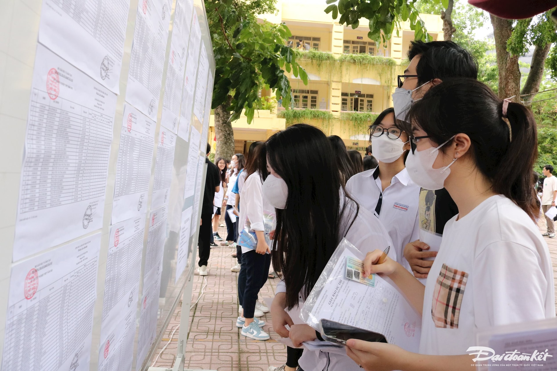 Candidatos para el examen de graduación de escuela secundaria.