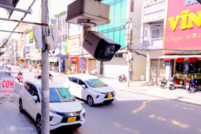 A camera installed by a resident on Hung Vuong Street, Thanh Khe District. Photo: Nguyen Dong