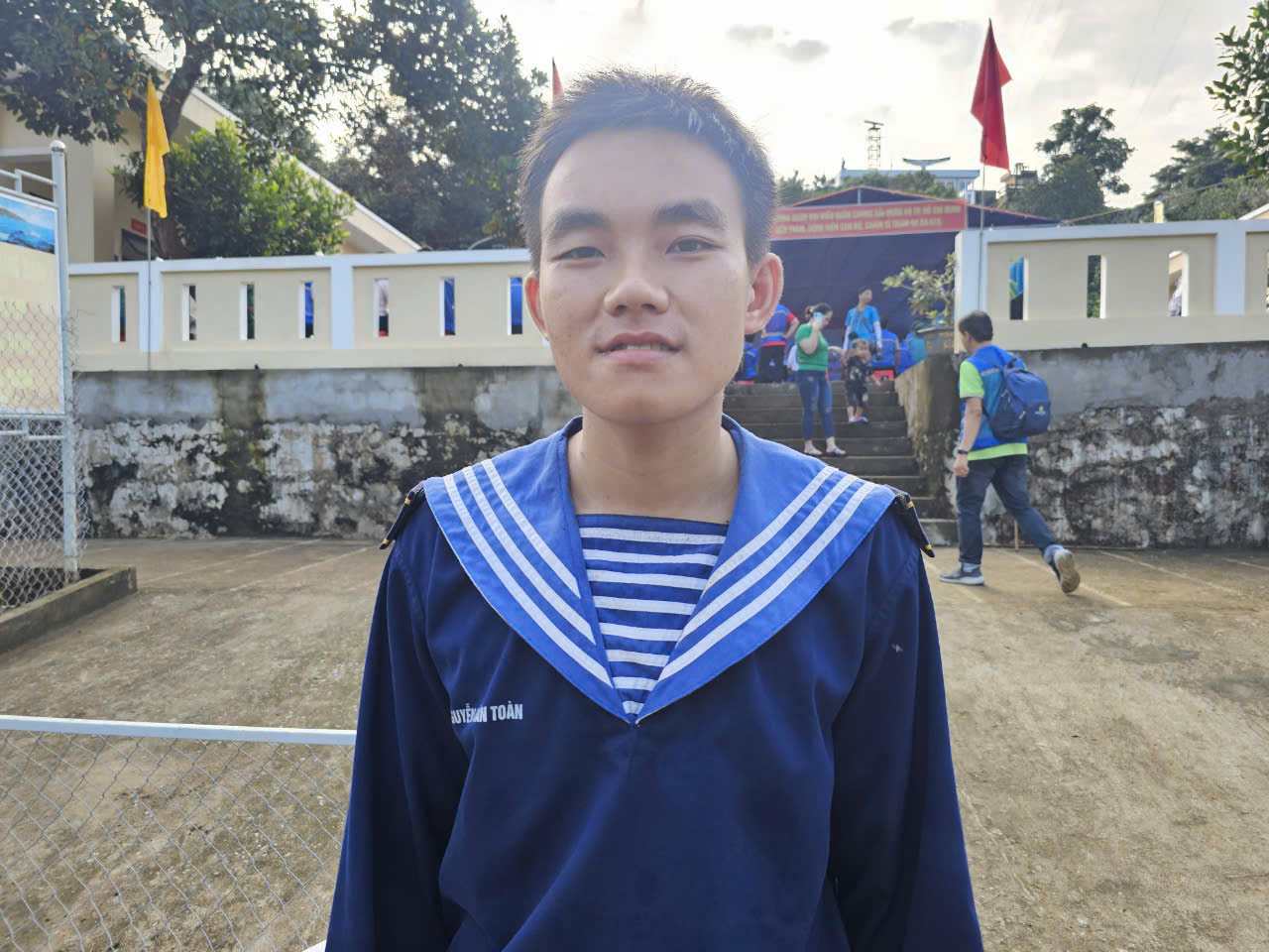 NGHĨA TÌNH TP HCM, VÌ BIỂN ĐẢO THÂN YÊU(*): Thầy giáo 