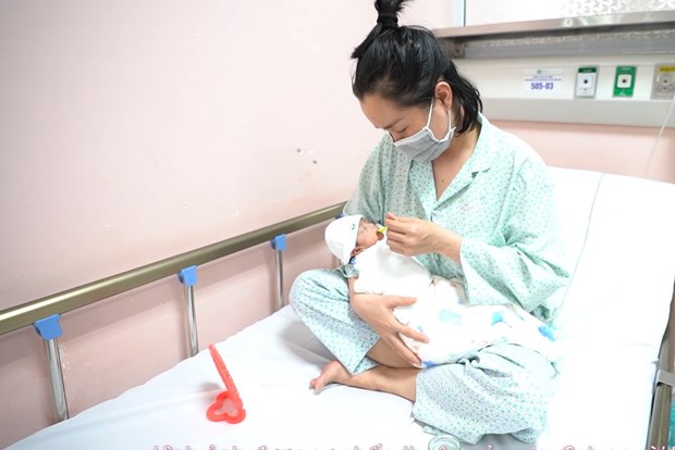 UNICEF colabora activamente con organizaciones y empresas que respetan los derechos de las mujeres e implementan condiciones para apoyar a las madres trabajadoras a continuar la lactancia materna. (Foto: PV/Vietnam+)