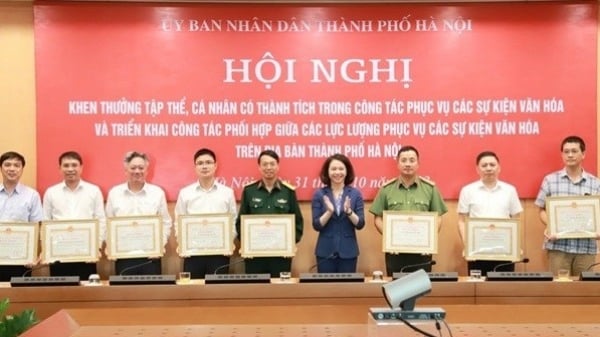 Hà Nội khen thưởng các tập thể, cá nhân tích cực phục vụ các sự kiện văn hóa