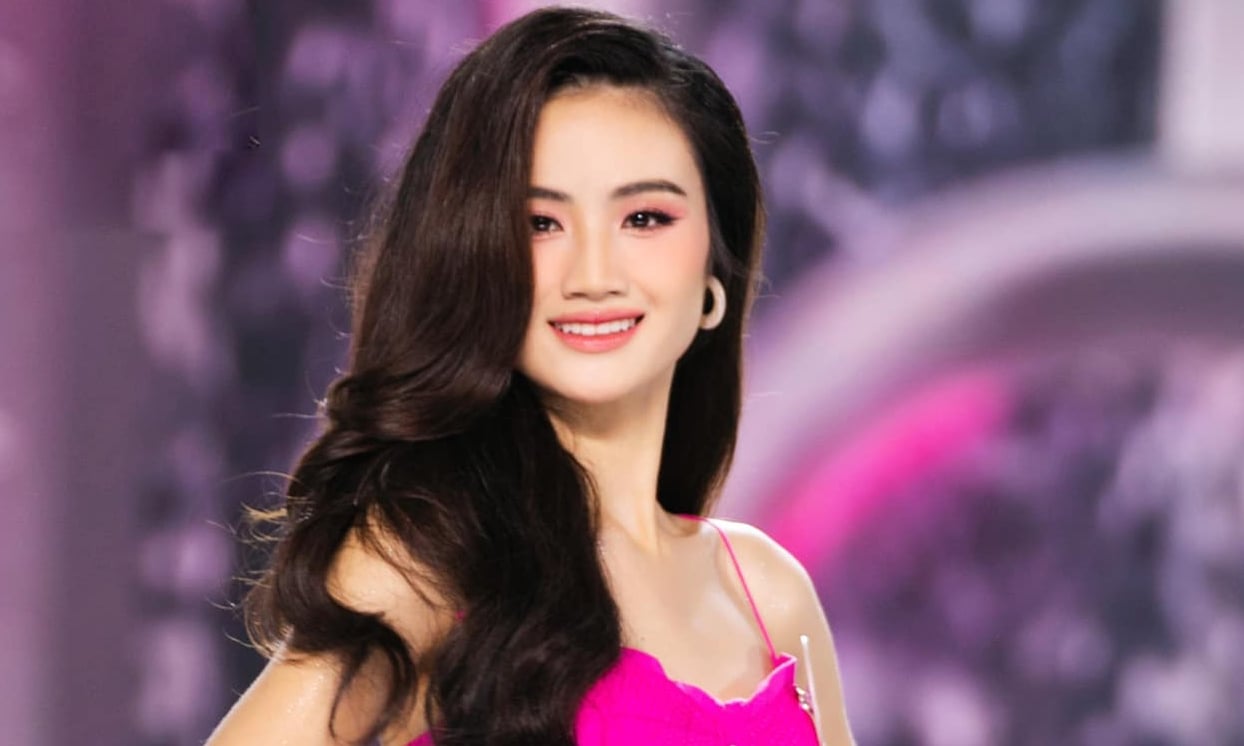 Huynh Tran Y Nhi desfila en la ronda final de Miss Mundo Vietnam 2023