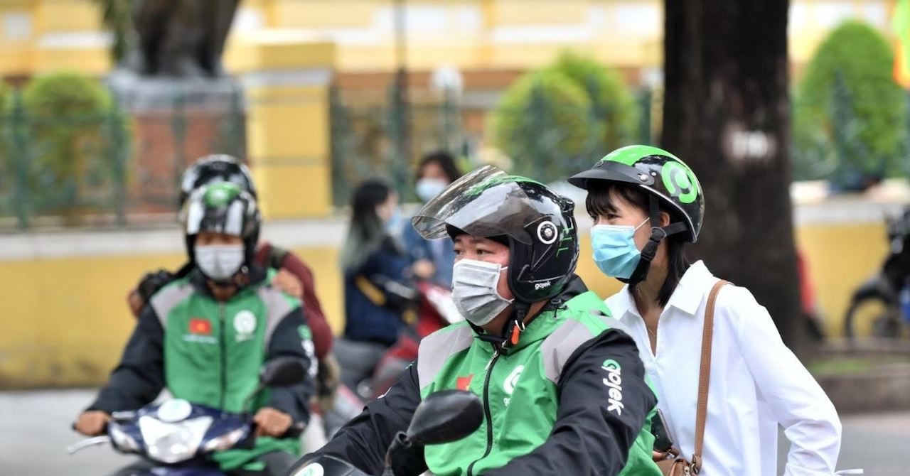 Les chauffeurs de taxi-moto doivent avoir un permis, Hanoi crée plus de « barrières » administratives pour les chauffeurs ?