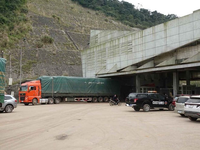 Nguyên nhân hàng hóa thông quan giảm sâu ở Cửa khẩu Cầu Treo