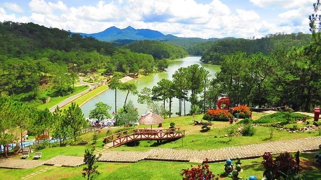 La Compañía de Turismo Thanh Thanh Cong Lam Dong Limited continúa solicitando al Comité Popular Provincial que reconsidere las tarifas de alquiler de la superficie de la tierra y el agua en el Proyecto del Área Turística del Valle del Amor.