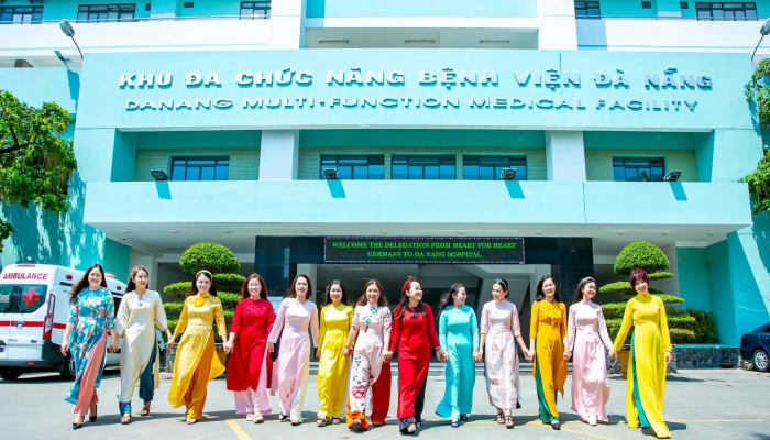 Las mujeres de Da Nang responden con entusiasmo a la 'Semana Ao Dai' el 8 de marzo