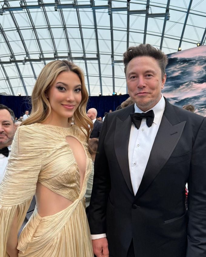 Eileen Gu avec le milliardaire Elon Musk lors de la cérémonie de remise du Breakthrough Prize 2024. Photo : Instagram Eileen Gu