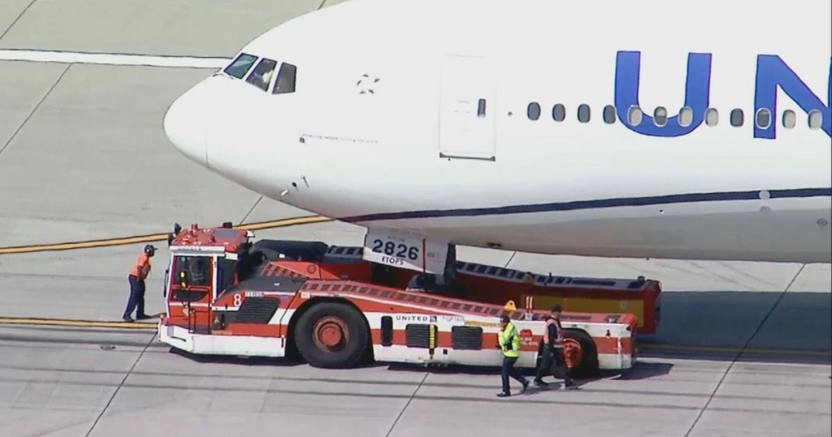 Flugzeugreifen reißt in den USA nach dem Start ab