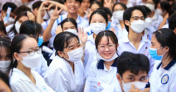 Apporter des informations authentiques et fiables aux étudiants de Tien Giang