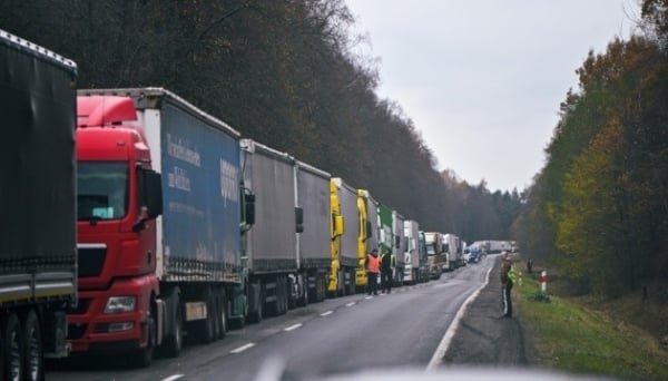 Постоянная блокада границы оставила нового премьер-министра Туска беспомощным.