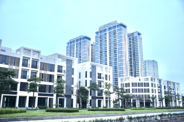 Real estate market recovers from bottom - 1