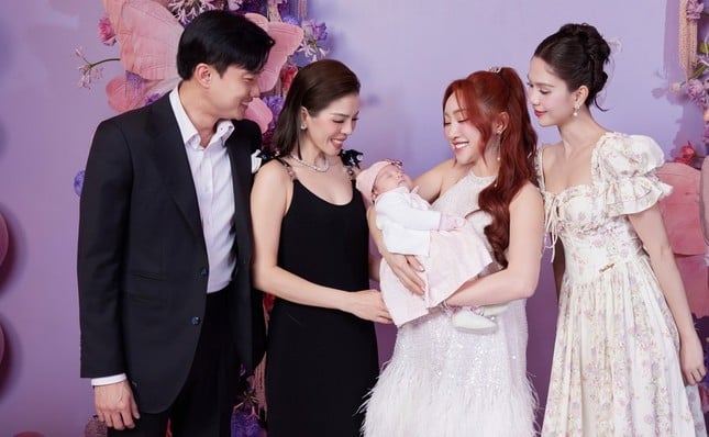 ชีเป่าเชิญลูกชายของคานห์ ธี - ฟาน เฮียน และนักร้องชื่อดังอีกมากมายมาแสดง ภาพที่ 9